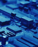 LINEヤフー検索広告の商品紹介ページ。掲載料金と特長、掲載の流れが表示されている。